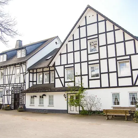Hof Koehne - Altes - Dachstube Rechts * Schmallenberg